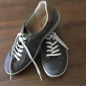 Ecco leather lace up sneakers